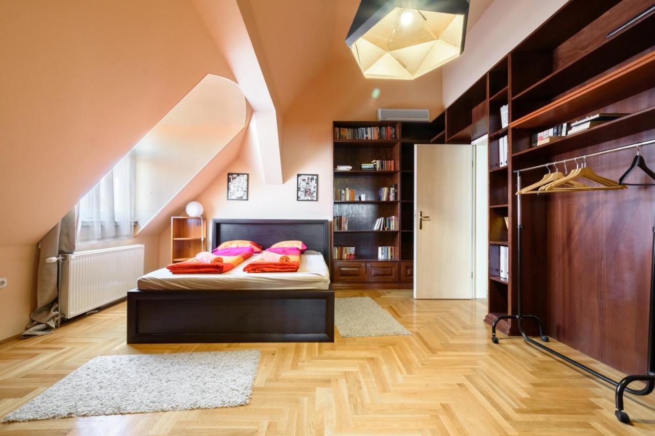 View To The Roofs Luxury Apartment With 2 Bedrooms 부다페스트 외부 사진