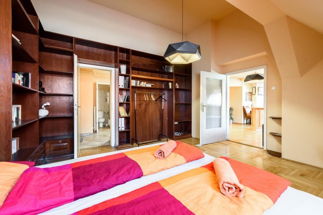 View To The Roofs Luxury Apartment With 2 Bedrooms 부다페스트 외부 사진